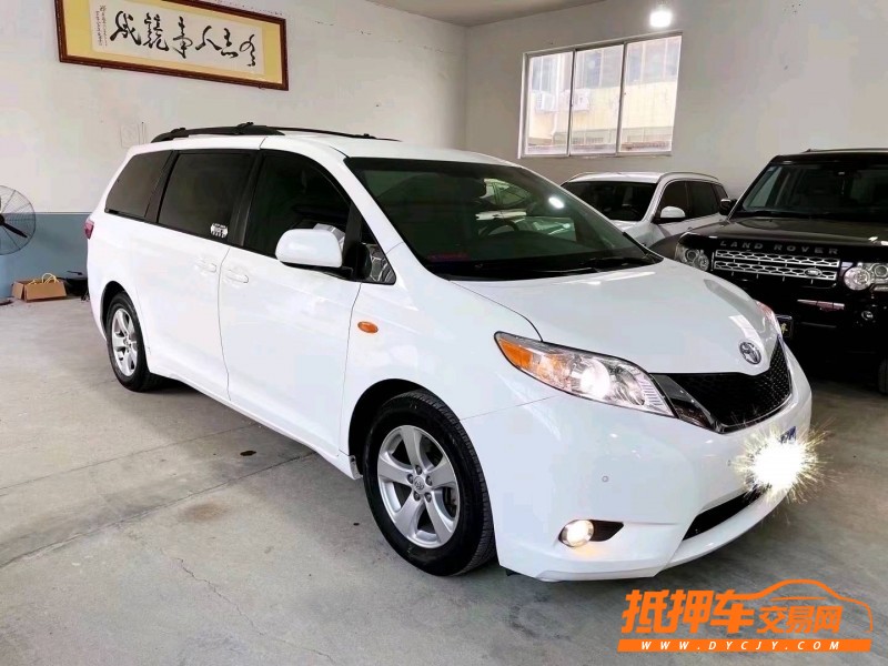潍坊15年丰田塞纳8