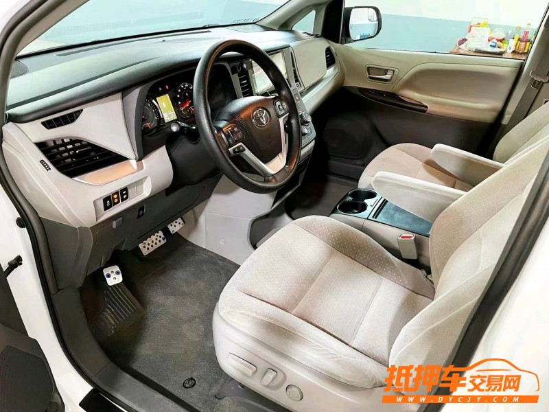 潍坊15年丰田塞纳6