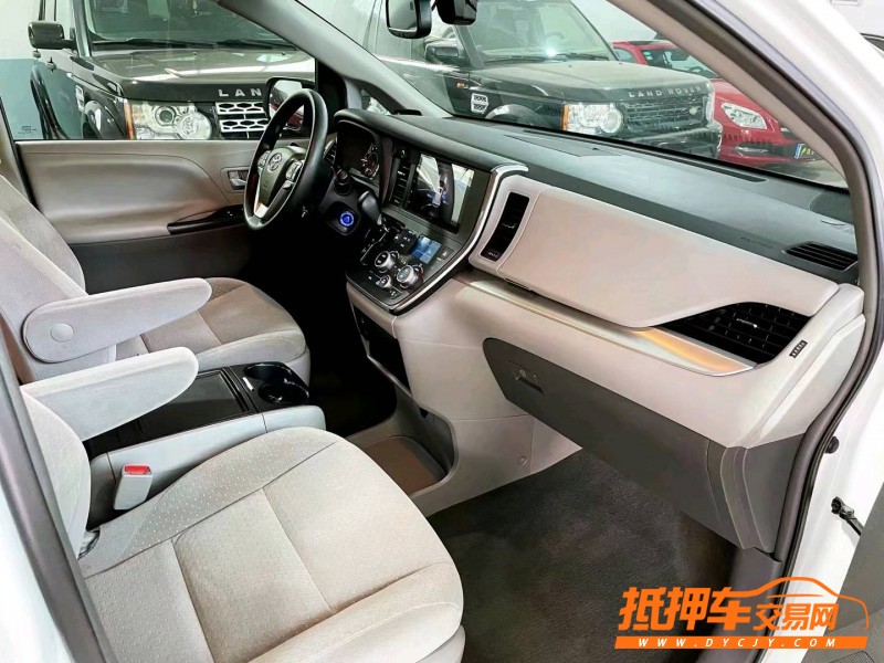 潍坊15年丰田塞纳4