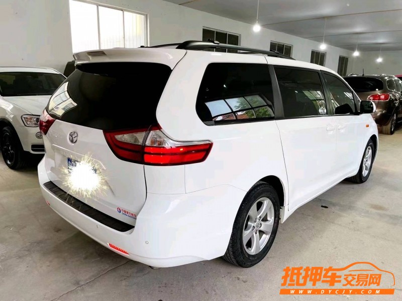 潍坊15年丰田塞纳2