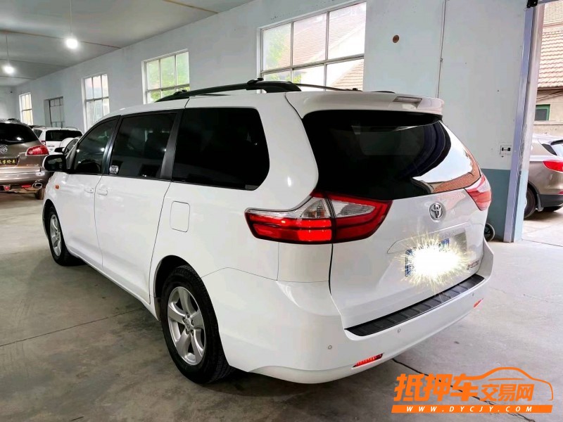 潍坊15年丰田塞纳3