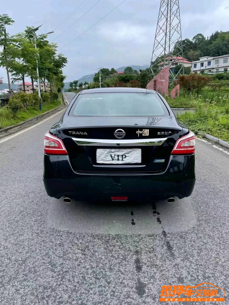防城港14年日產天籟3