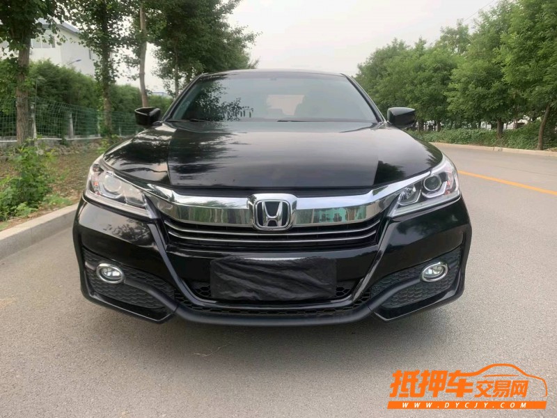 邢台17年本田雅阁1