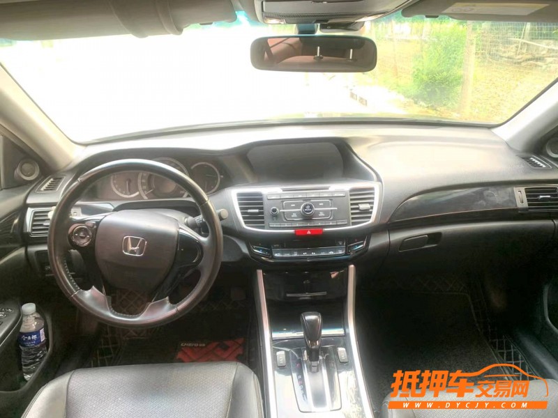 邢台17年本田雅阁8