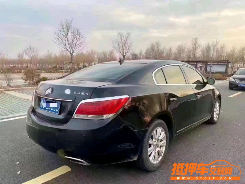 潍坊13年别克君越9