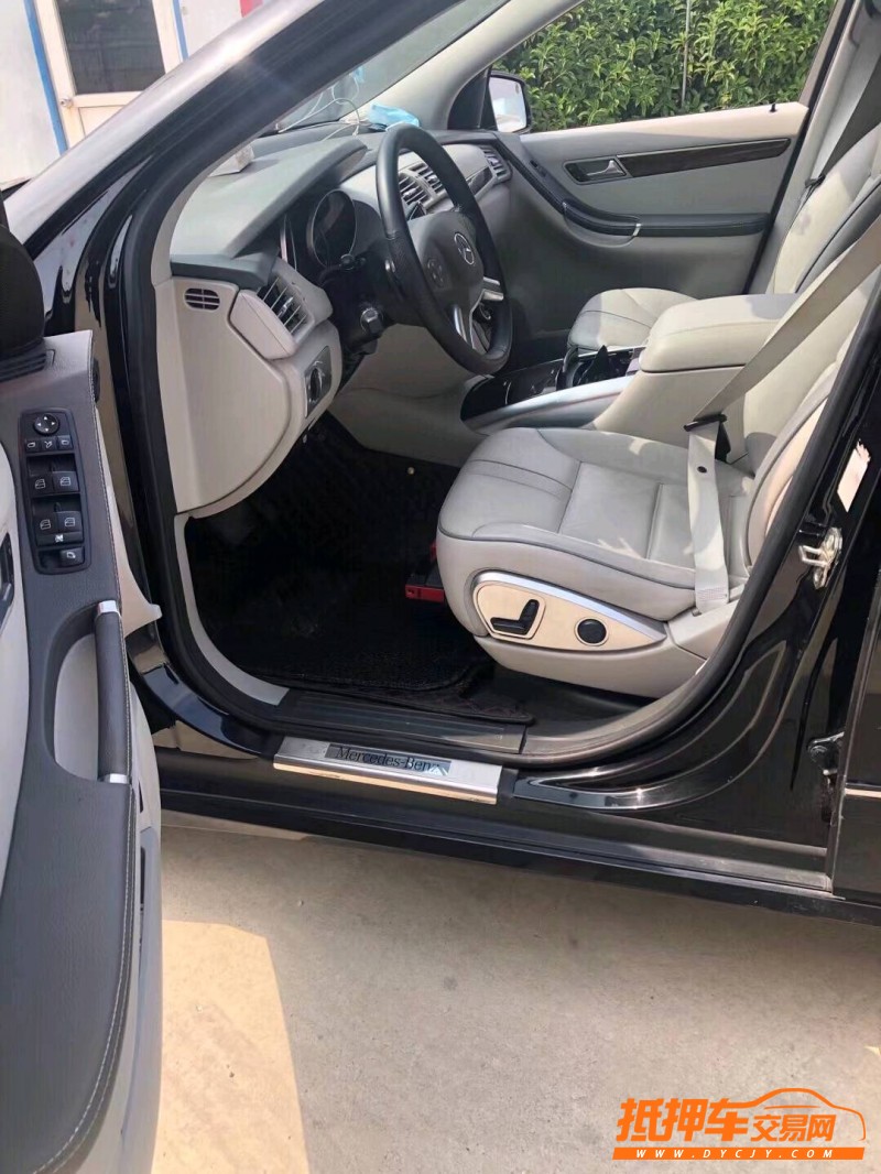 青岛13年奔驰R4