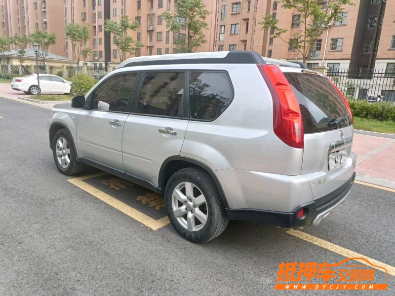 徐州10年日產奇駿8