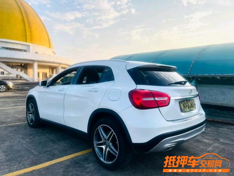 东莞14年奔驰GLA7