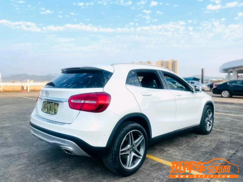 东莞14年奔驰GLA8