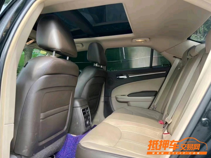 岳陽17年克萊斯勒300C6