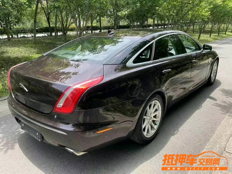 紹興13年捷豹XJL5