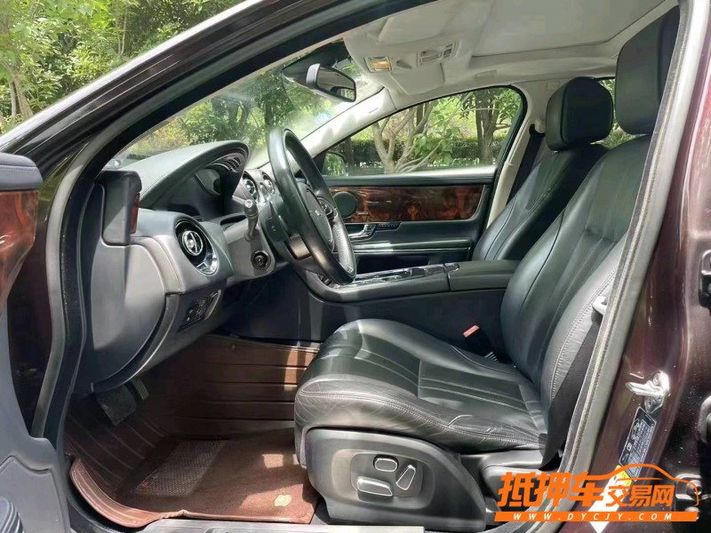 紹興13年捷豹XJL7