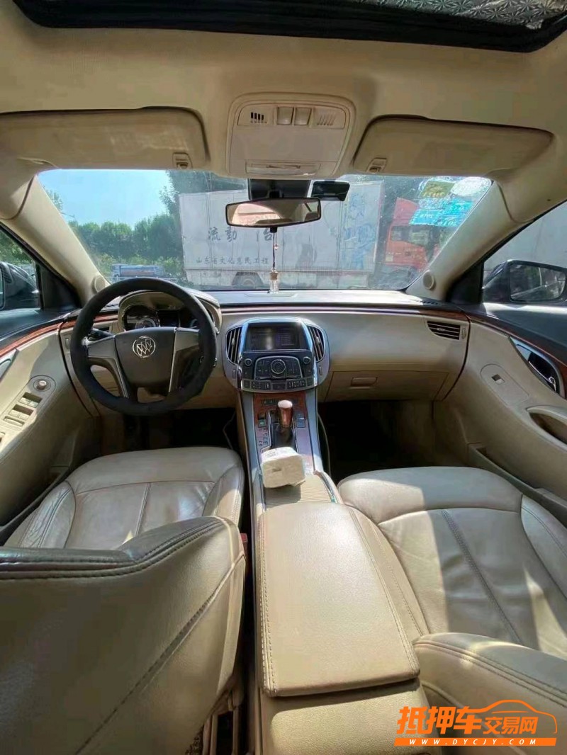 北京12年别克君越9