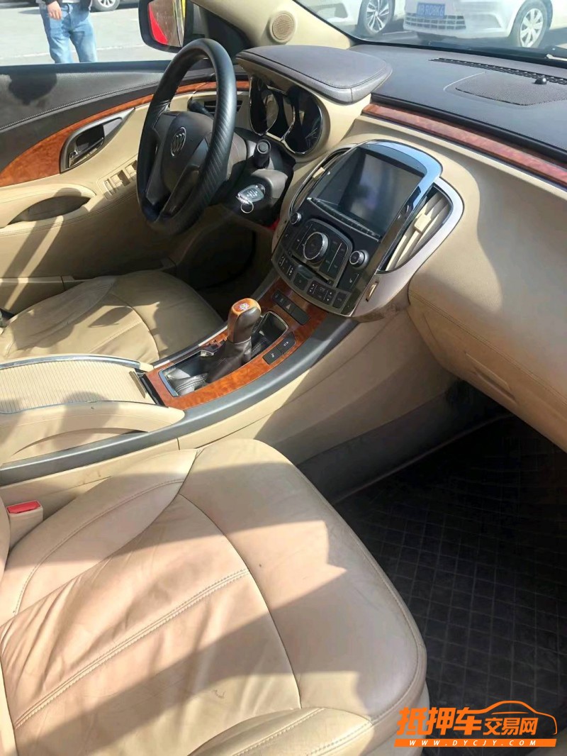 北京10年别克君越2