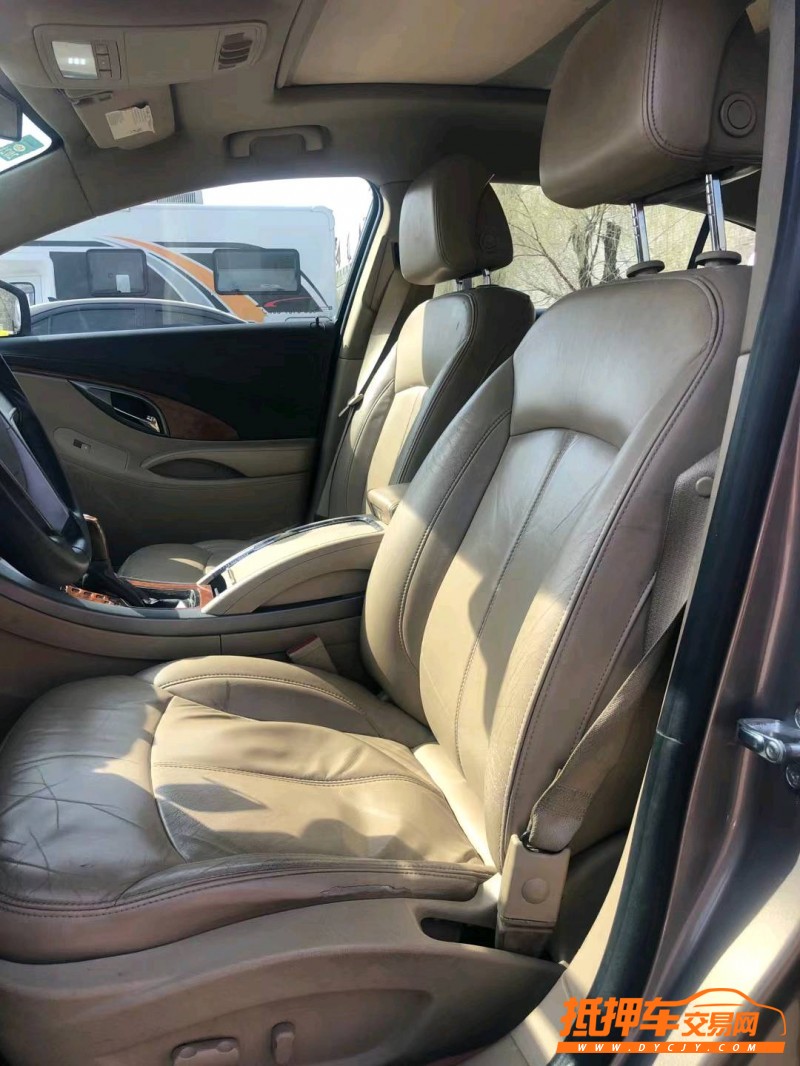 北京10年别克君越8