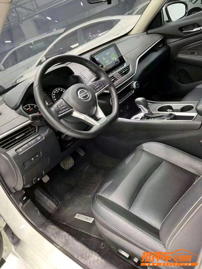 成都20年日產天籟5