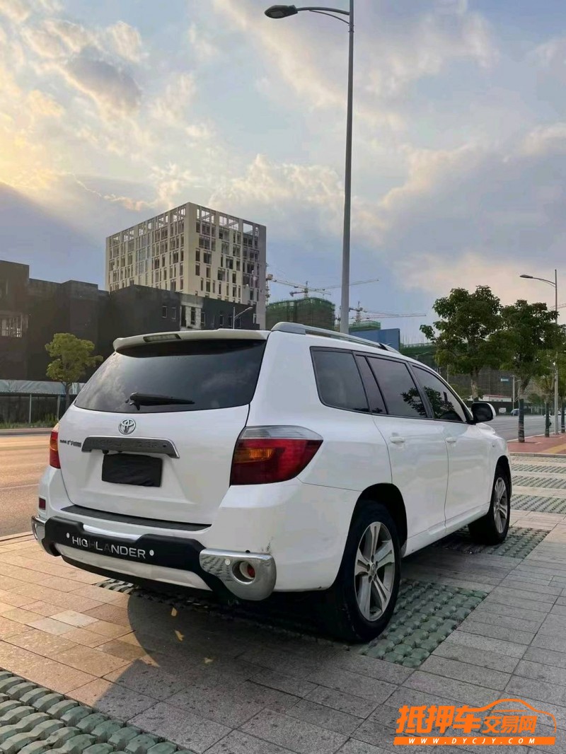 徐州11年丰田汉兰达5