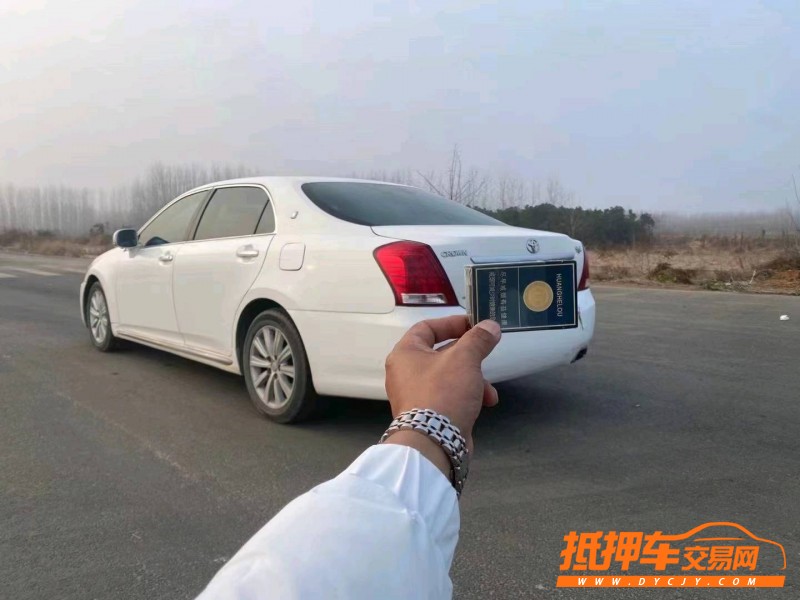 武汉10年丰田皇冠6