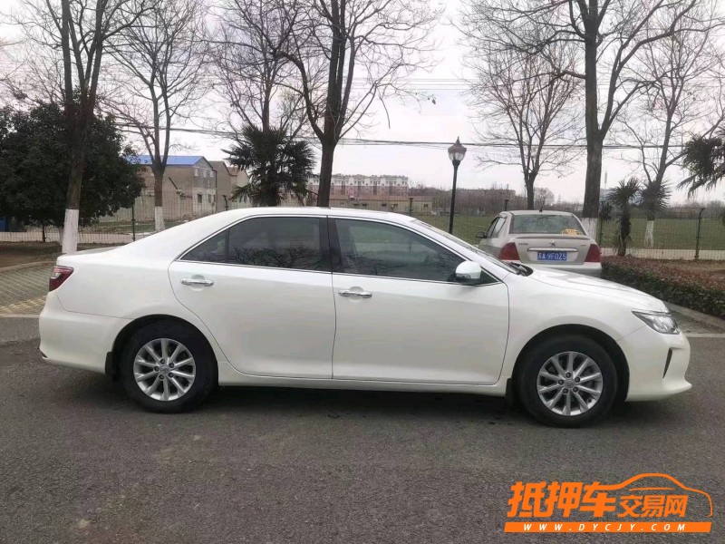 徐州16年丰田凯美瑞3