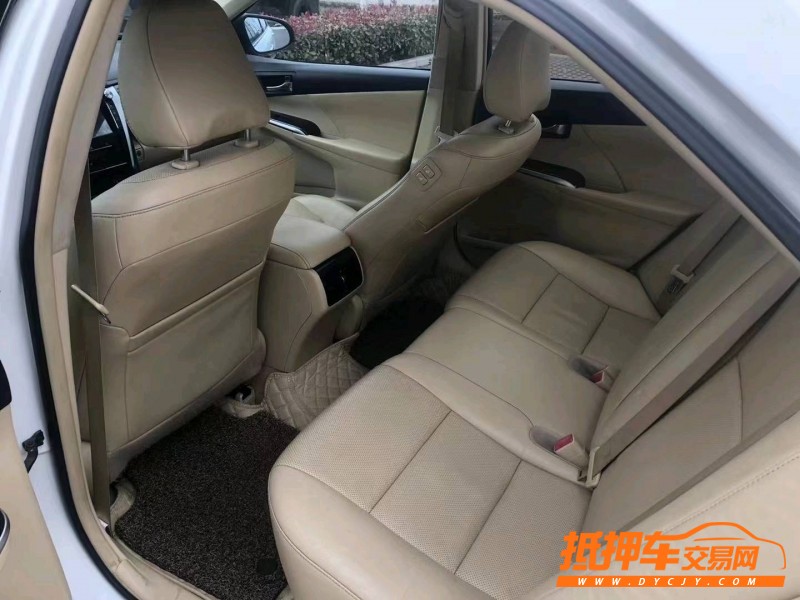 徐州16年丰田凯美瑞4