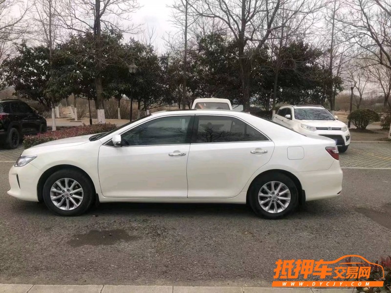 徐州16年丰田凯美瑞6