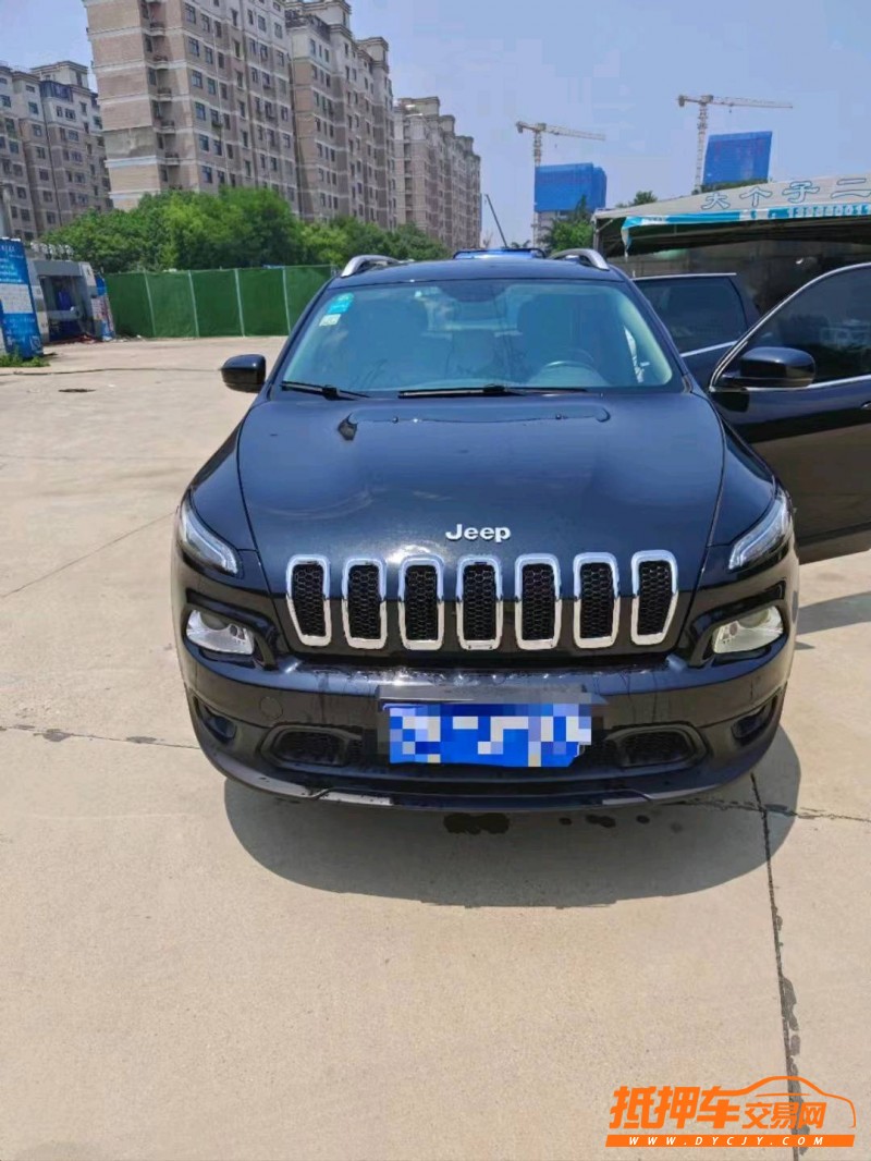 銅陵16年Jeep自由光1