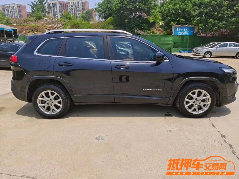 銅陵16年Jeep自由光2