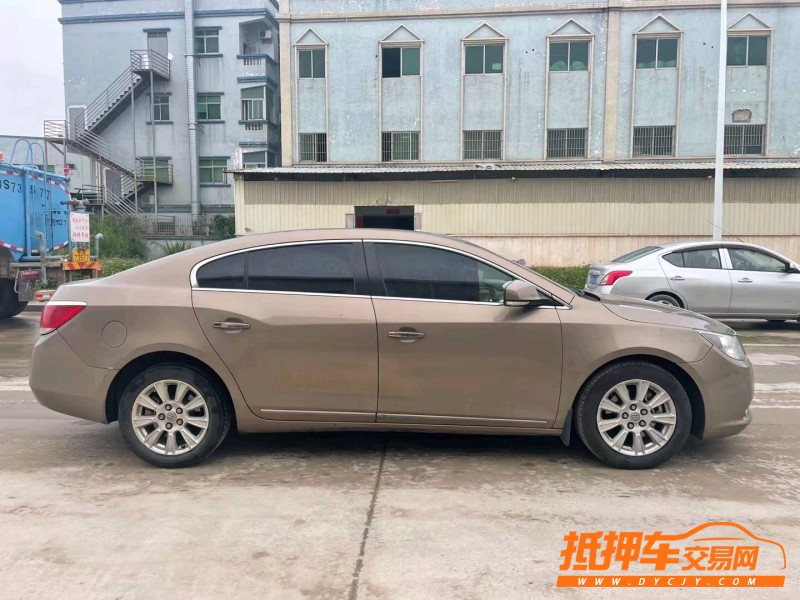 东莞13年别克君越8