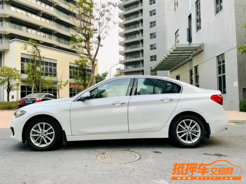 东莞18年宝马1系7