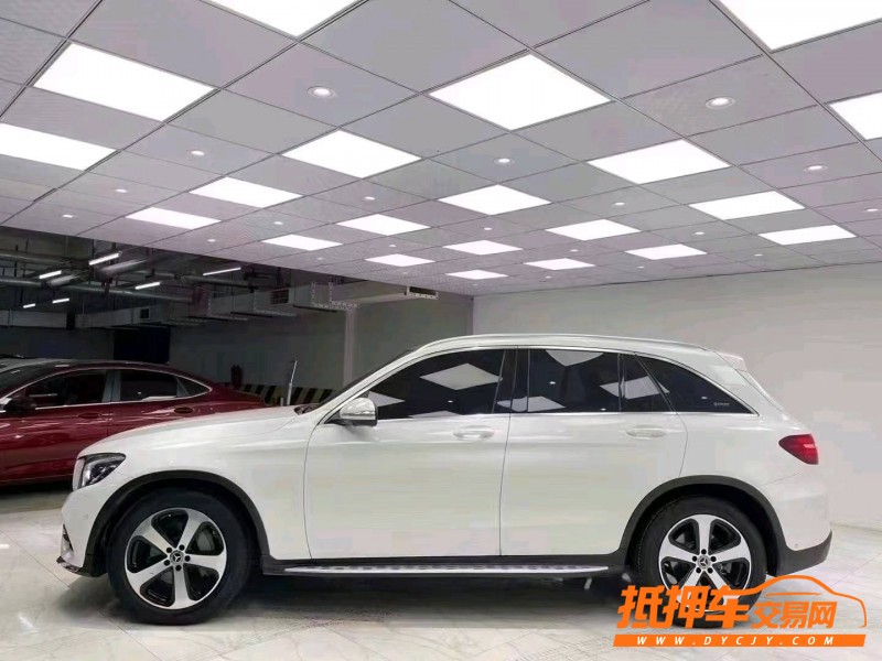 成都18年奔馳GLC3