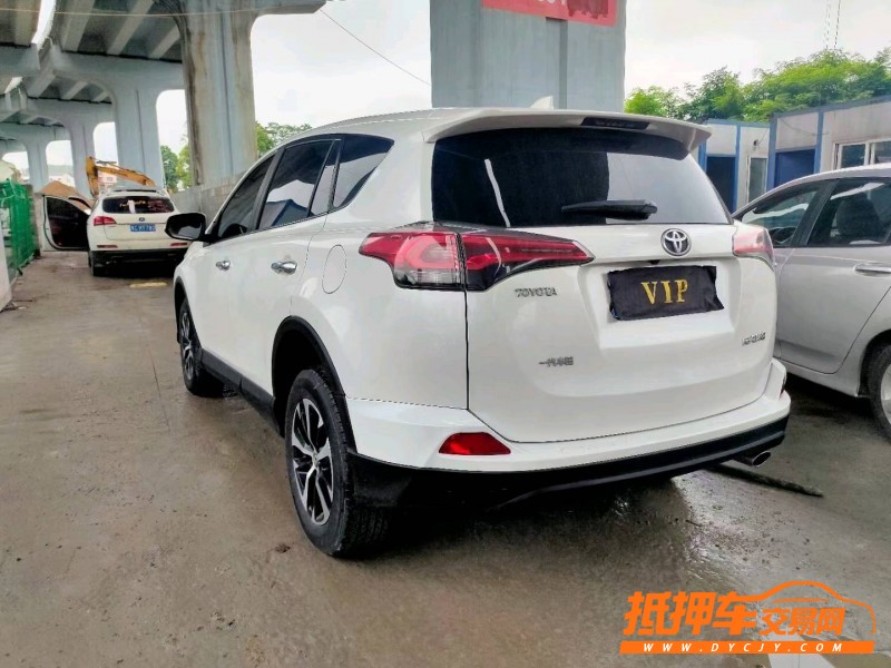 安順18年豐田RAV47