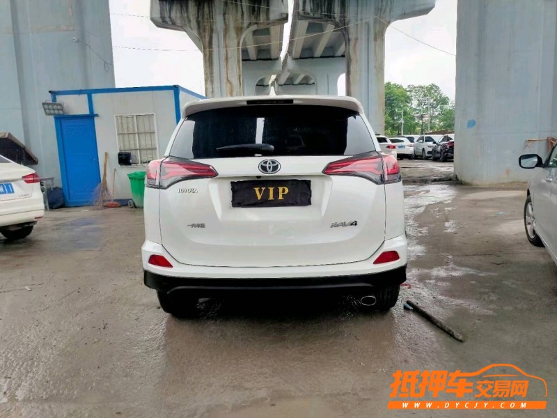 安順18年豐田RAV48