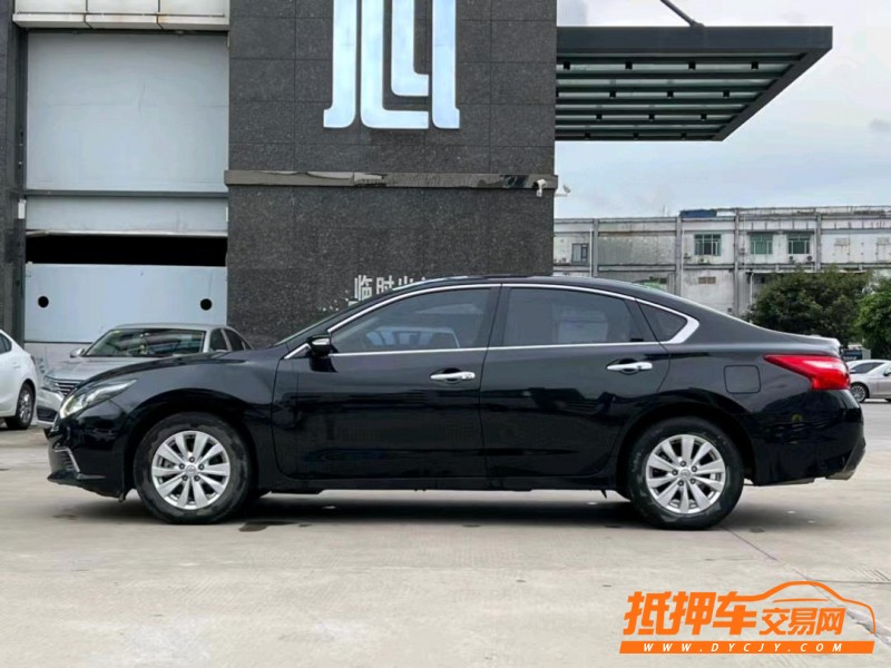 东莞18年日产天籁4