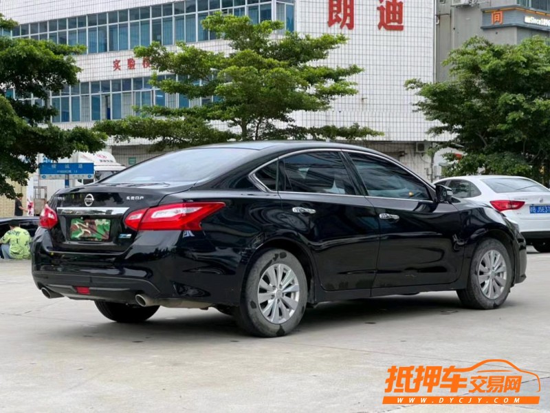 东莞18年日产天籁8