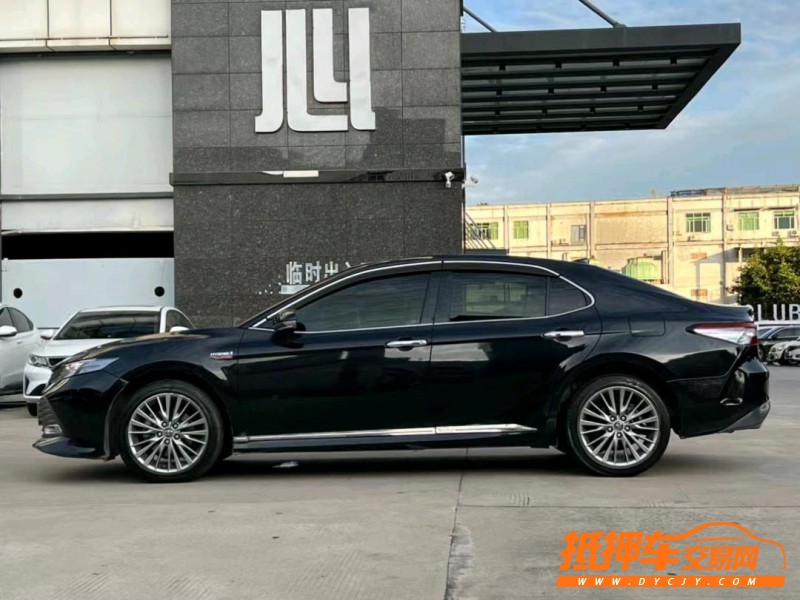 东莞18年丰田凯美瑞4