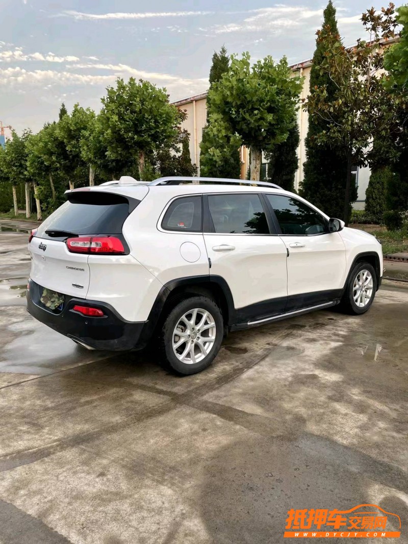 徐州17年Jeep自由光8