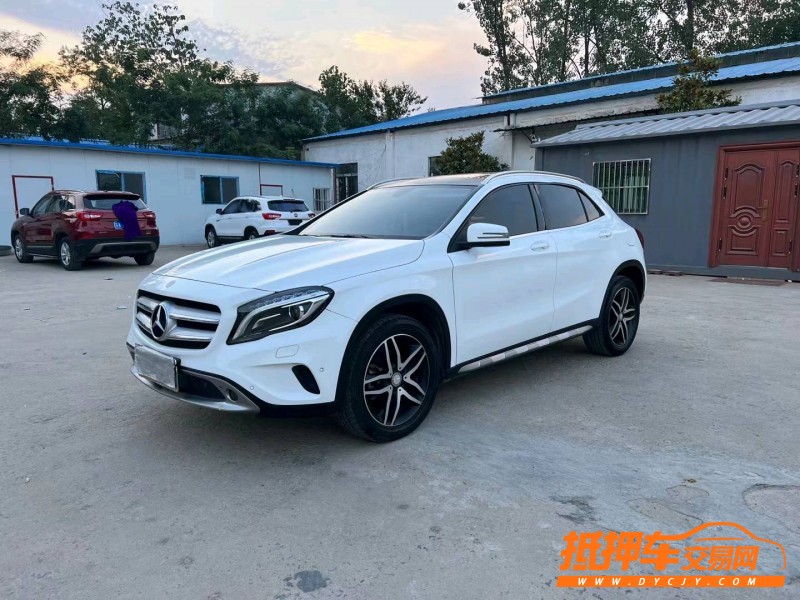 徐州16年奔驰GLA3
