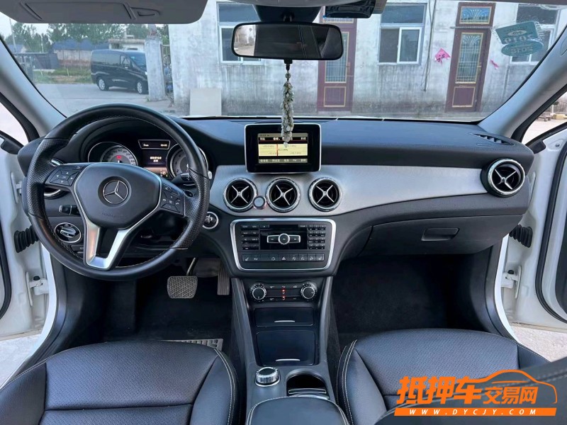 徐州16年奔驰GLA5