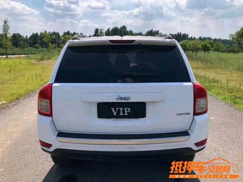 東營12年Jeep指南者3