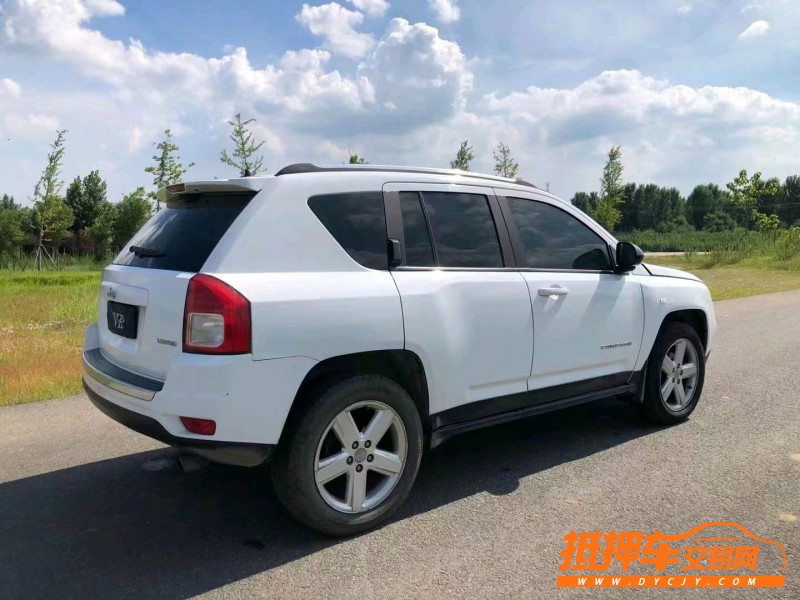 東營12年Jeep指南者7