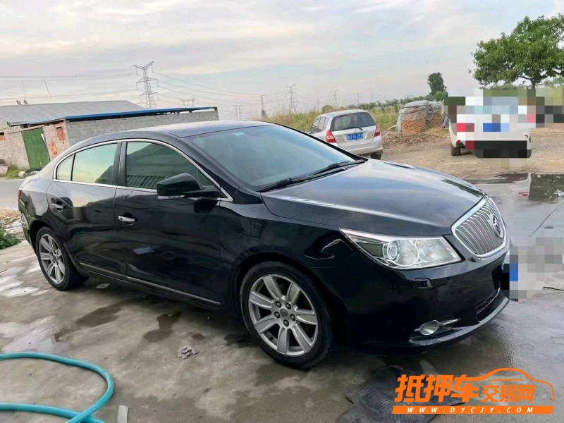 潍坊10年别克君越3