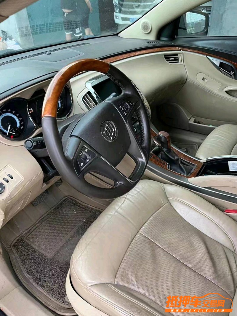 潍坊10年别克君越4