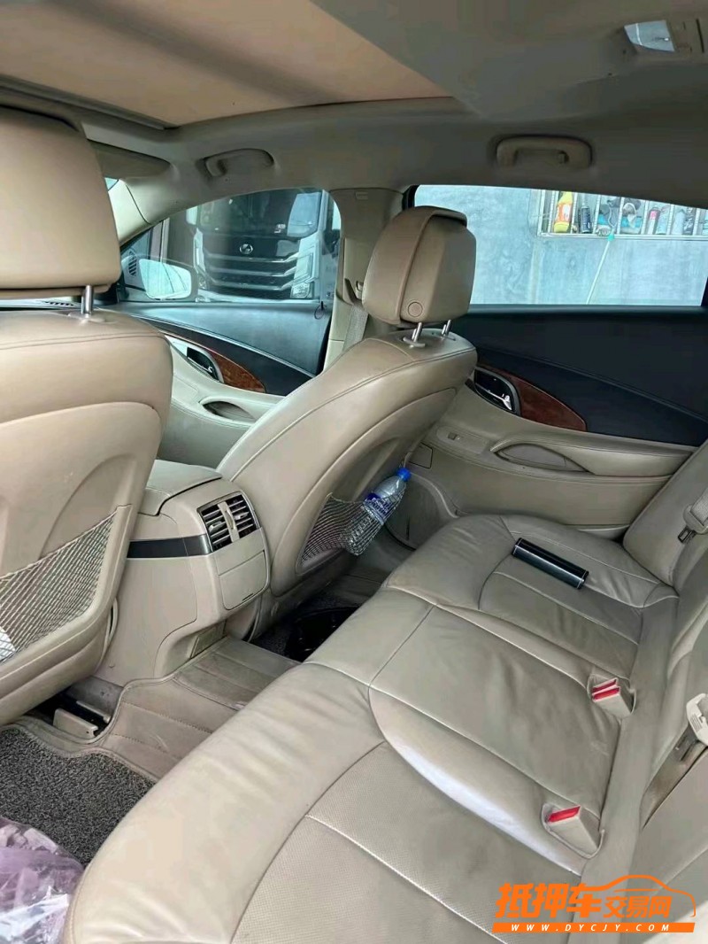 潍坊10年别克君越5