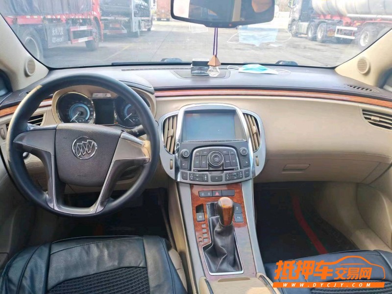 潍坊11年别克君越8