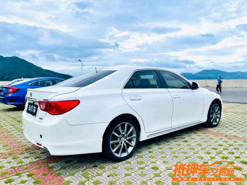 东莞12年丰田锐志8