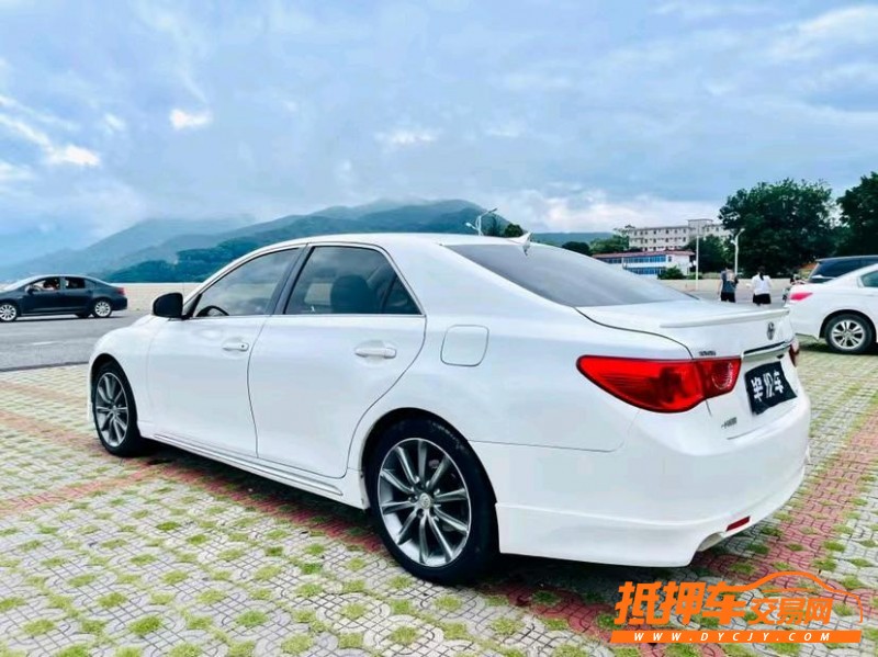 东莞12年丰田锐志9