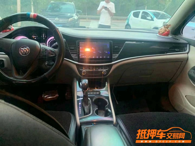 北京17年别克威朗8