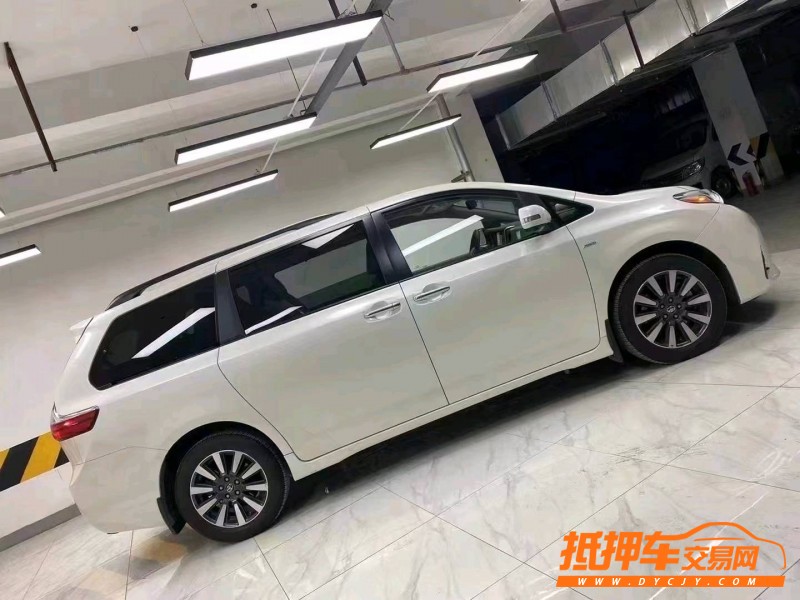 成都20年豐田塞納2