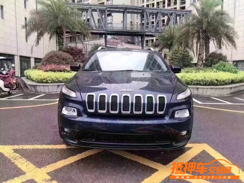 景德鎮18年Jeep自由光1