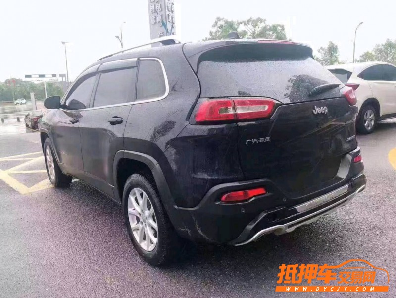 景德鎮18年Jeep自由光5